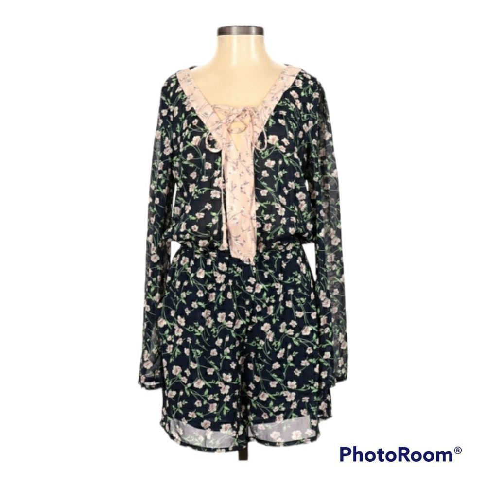 🎀 Nikibiki Blue Floral Romper, Sz S, Pink Tie V Neck